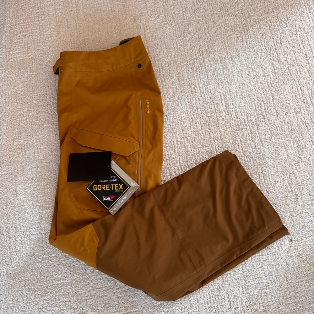 Women's Arc'teryx Ski Pants Sentinel Relaxed Pant Yukon Relic size 8 Tall
